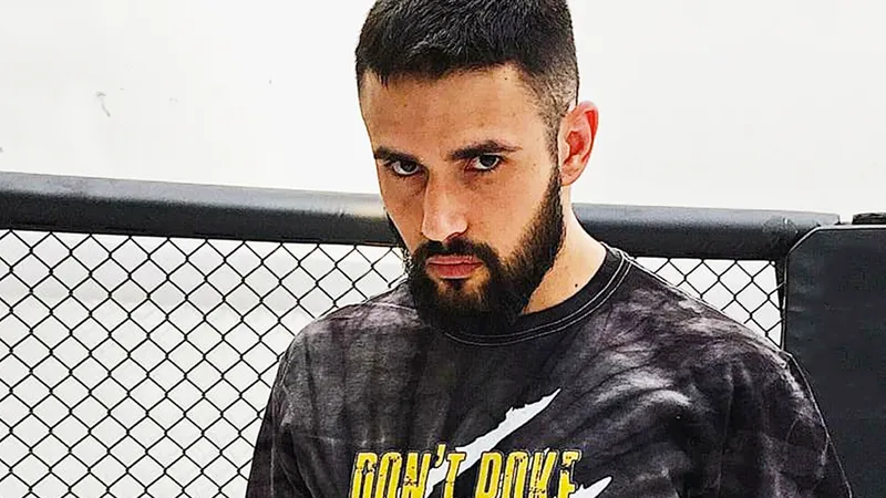 Daniel Frunza se prepara para su debut en la UFC contra Rhys McKee