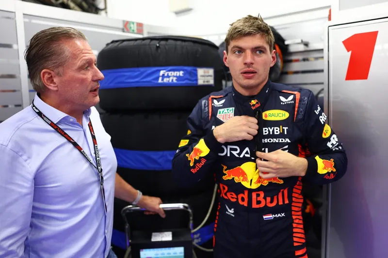 Herbert responde a Verstappen mientras Max hace su exigencia