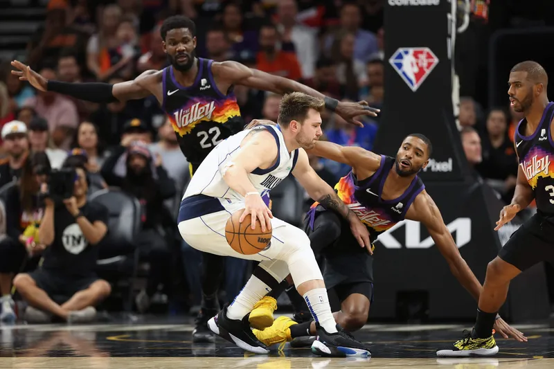 Los Mavericks se quedan a un paso de la victoria: otro tiro sobre la bocina falla y caen ante los Jazz