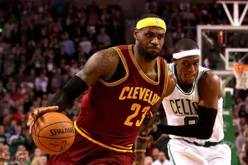 Cavs remontan 22 puntos y sorprenden a los Celtics; Warriors y 76ers se enfrentan esta noche en ABC