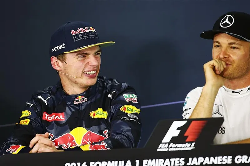 Rosberg duda de la inocencia de Verstappen tras comentarios sobre 'dar un cabezazo a alguien'