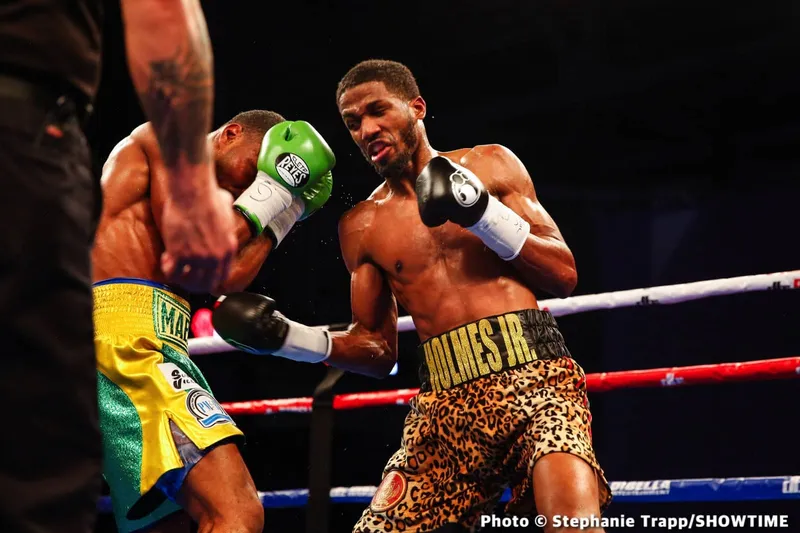 Resultados de Boxeo: Ardreal 'Bossman' Holmes Derrota a Edwin Junior Jiménez - Noticias de Boxeo 24