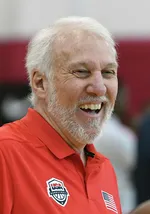 El entrenador de los Spurs, Gregg Popovich, no regresará esta temporada