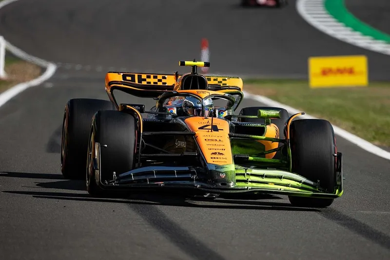 McLaren se lanza a la caza del título en F1 con un nuevo alerón trasero para el GP de Brasil