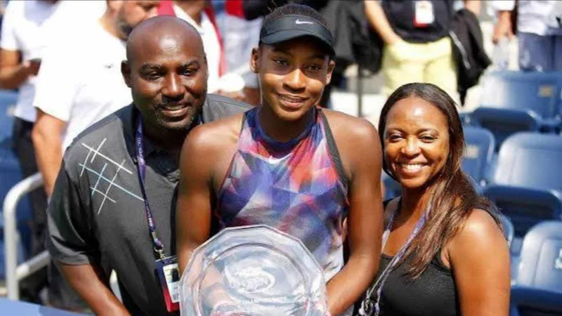 Candi Gauff, madre de Coco Gauff, se llena de orgullo por el impresionante look de su hija en un espectacular acuerdo de marca