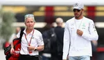 "Angela Cullen se Reencuentra con Lewis Hamilton: Primeras Imágenes de Ferrari Reveladas"