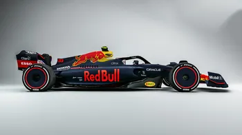 Verstappen: El coche de Red Bull F1 2025 "no puede ser peor que el del año pasado"