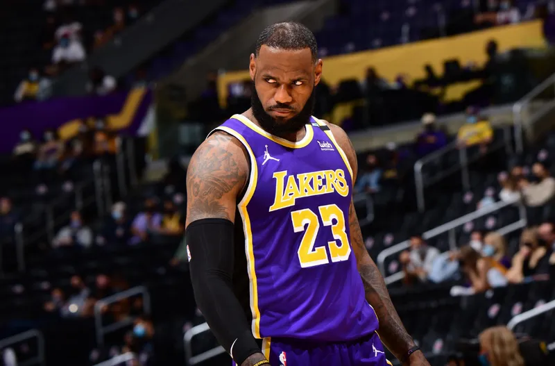 Guionista demanda a LeBron James y Netflix por presunto robo de la idea de 'Rez Ball'