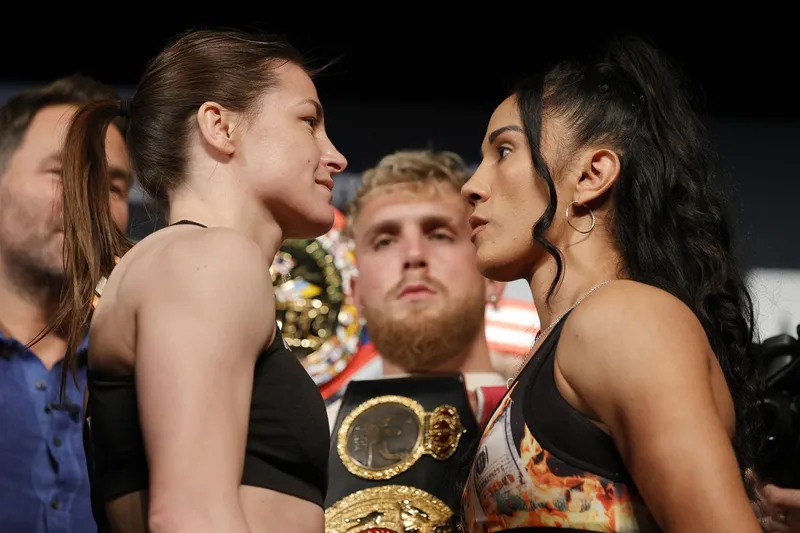 Katie Taylor y Amanda Serrano, suspendidas tras su épico combate