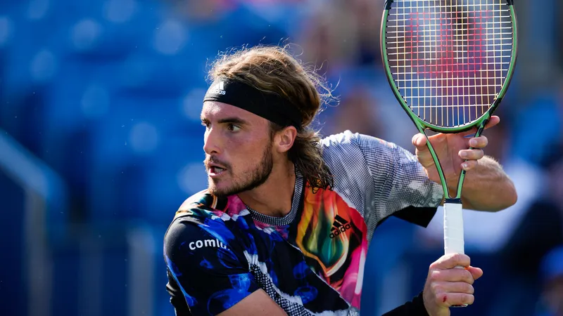 Stefanos Tsitsipas mantiene vivas sus esperanzas en Turín con una victoria crucial en Basilea