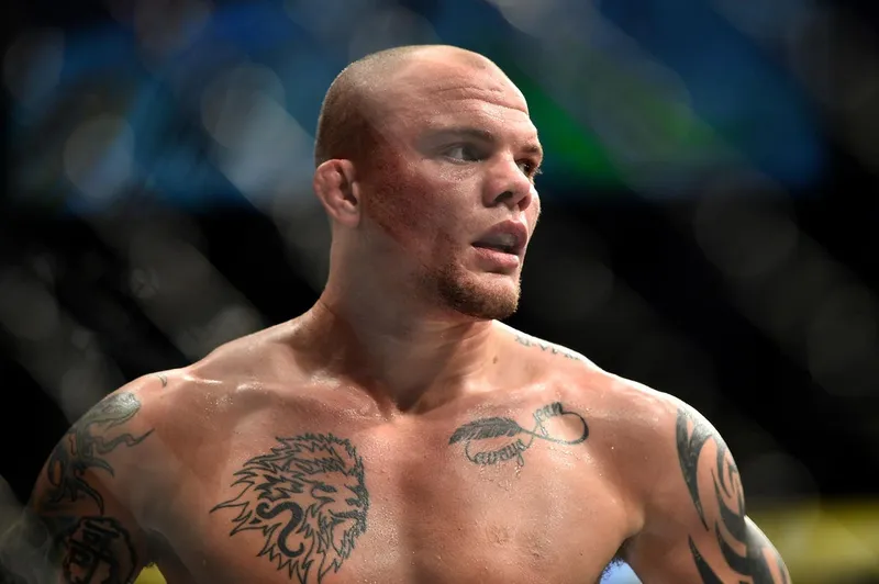 Anthony Smith reflexiona sobre su 'último adiós' tras la emotiva derrota en UFC 310