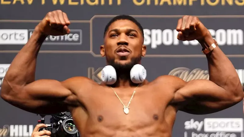 Joshua podría postergar el combate con Dubois para enfrentar a Fury