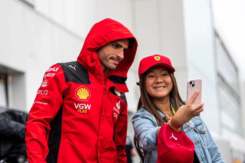 Carlos Sainz envía un mensaje contundente a sus fans tras el sorprendente test de F1 2025