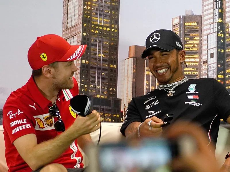 Lewis Hamilton sigue el camino de Sebastian Vettel con un gran hito en Ferrari