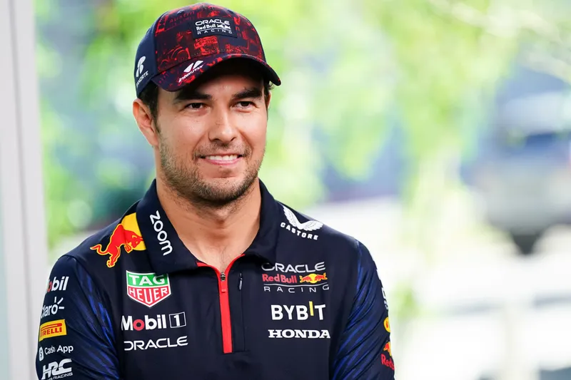 Red Bull permite a Sergio Pérez 'sacar sus propias conclusiones' antes de la decisión final