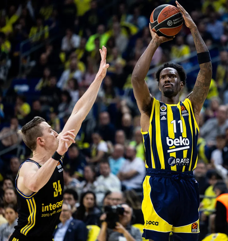 Nigel Hayes-Davis se corona MVP de la Ronda 14 de la EuroLeague