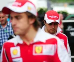 Castigo Brutal para Fan de Ferrari: Cambios en el Auto de F1 para el Debut de Hamilton Explicados - Reseña de RacingNews365