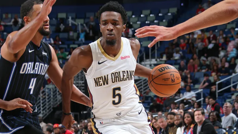 Herb Jones de los Pelicans fuera indefinidamente por desgarro en el hombro derecho