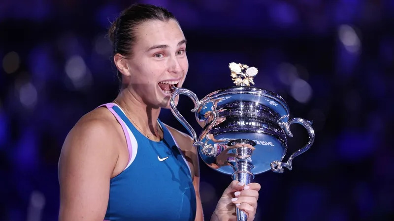 Sabalenka arranca con fuerza en las Finales de la WTA al vencer a Zheng