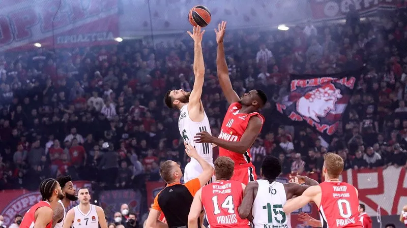 ¡El derbi griego roba miradas en la emocionante octava jornada de la EuroLeague!