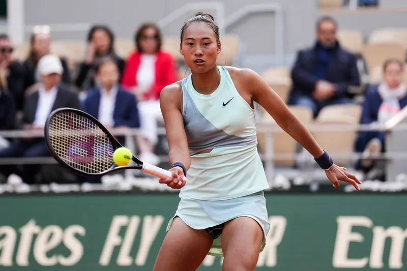 Qinwen Zheng revela la evolución de su saque en las Finales de la WTA tras dos años de espera