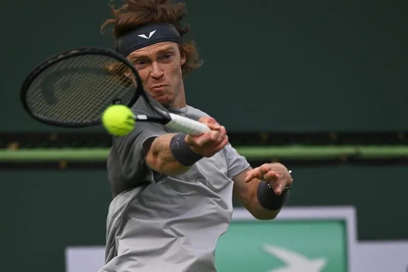 Andrey Rublev vence a Felix Auger-Aliassime en las semifinales de Doha | ATP Tour | Tenis