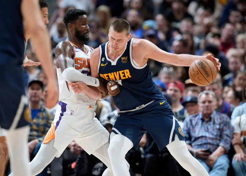 Resultados de la NBA: Actualizaciones en vivo del partido Nuggets vs. Suns; Lakers, 76ers, Knicks y Wolves triunfan en el Día de Navidad