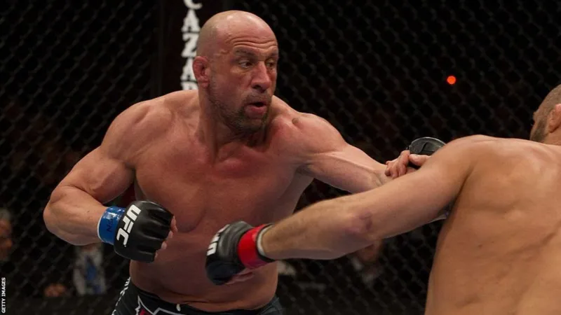 Mark Coleman, miembro del Salón de la Fama de la UFC, comparte su estado de salud y reacciona a los últimos cambios de reglas en las MMA