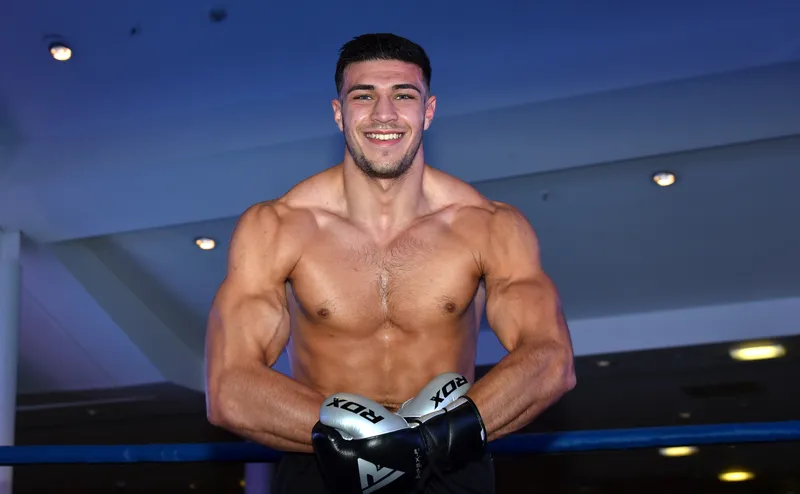 ¡Tommy Fury regresa al ring en enero para enfrentar a Darren Till!