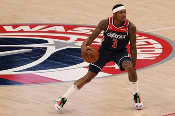 "La cláusula de no intercambio de Bradley Beal: ¿Por qué es objeto de burla en la NBA y cómo está afectando el plazo de traspasos?"