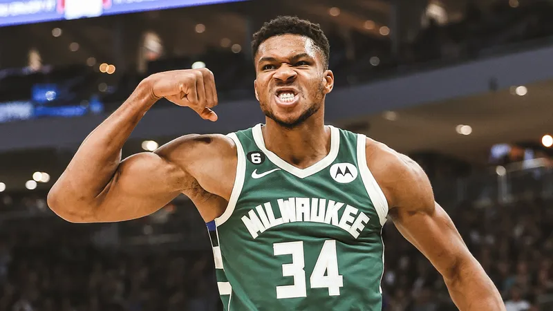 Giannis pisó la línea y los Bucks perdieron la victoria ante los Rockets, según la NBA