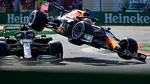 "Verstappen vs Hamilton: La Batalla Épica se Reaviva con Tácticas Agresivas del Piloto Británico"