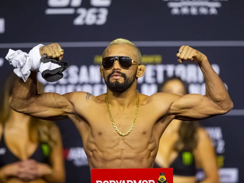 Deiveson Figueiredo responde a las preocupaciones de Alexandre Pantoja sobre el corte de peso para su posible revancha por el título de UFC