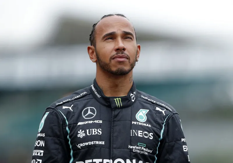 Lewis Hamilton revela la 'tensión' en su relación con Mercedes tras noticias de su salida anticipada