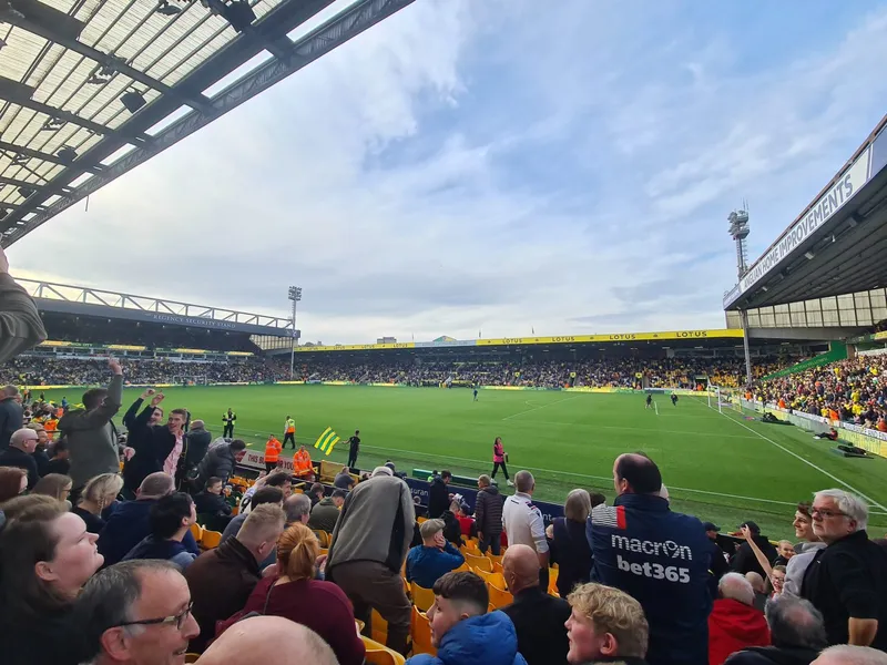 Norwich City 2-1 Coventry City: El doblete de Amankwah Forson en los últimos minutos da la victoria a los Canarios