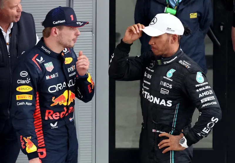 Hamilton responde a la comparación con Verstappen tras la acción de la FIA