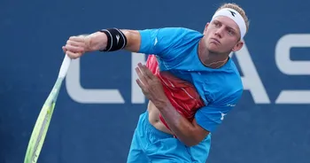 Alejandro Davidovich Fokina: La Vida Nómada del Tenista en el ATP Tour