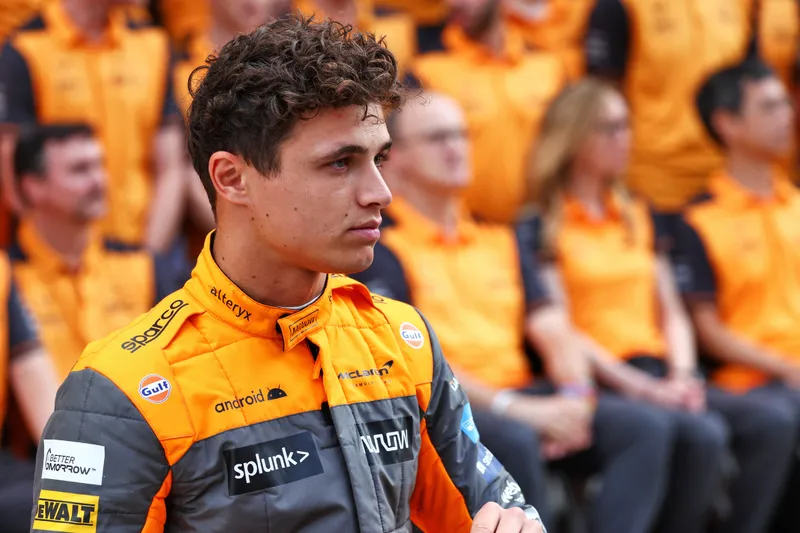 Lando Norris se burla de McLaren tras acusaciones de Red Bull sobre 'agua en los neumáticos'