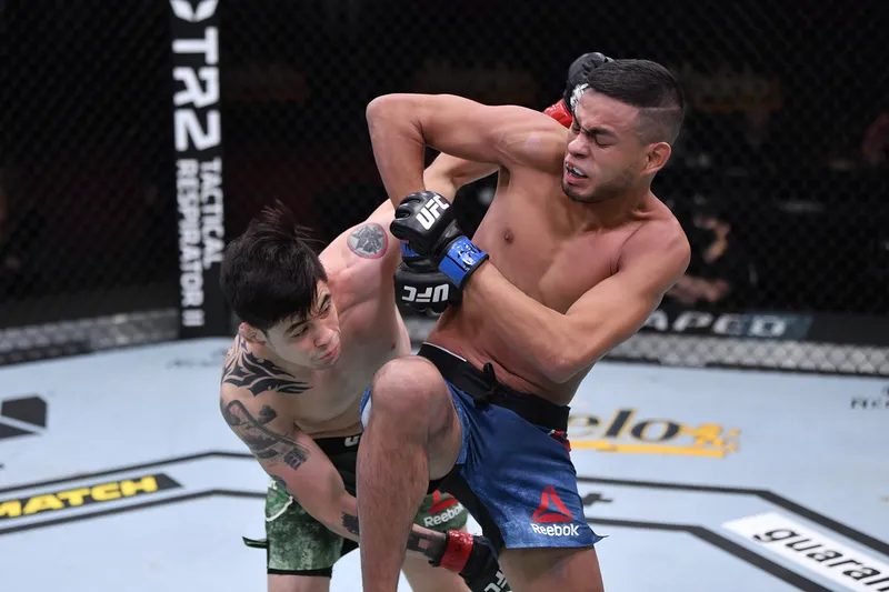 Brandon Royval se pregunta por qué su emocionante pelea contra Manel Kape se llevará a cabo en el UFC Apex