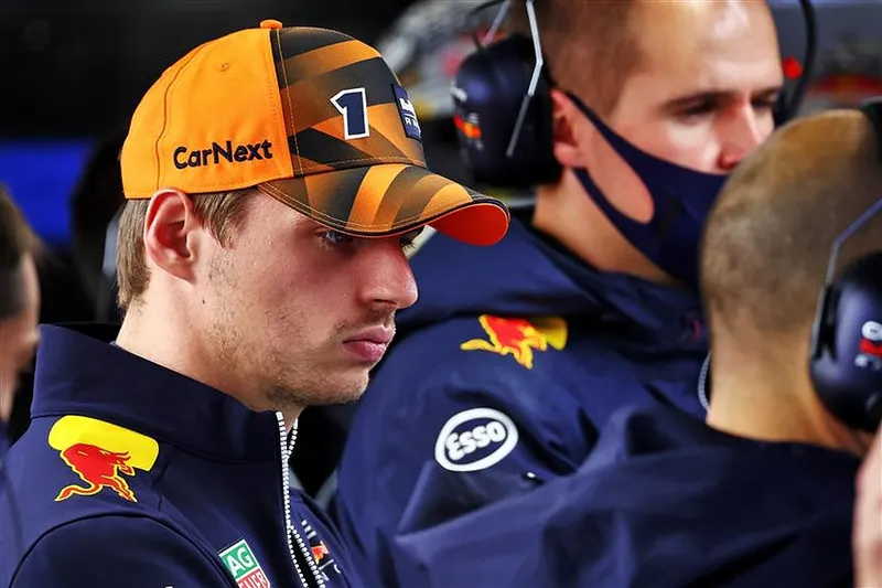 Noticias de F1 Hoy: Verstappen recibe una ADVERTENCIA IMPORTANTE tras la sorprendente respuesta del campeón a la sanción de la FIA