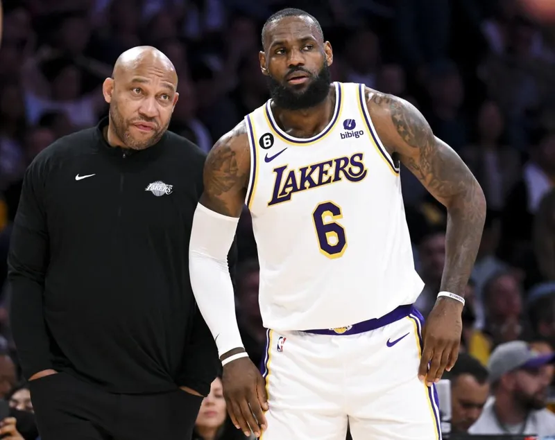 LeBron James se pierde otro partido con los Lakers; el entrenador JJ Redick guarda silencio sobre el regreso de la estrella