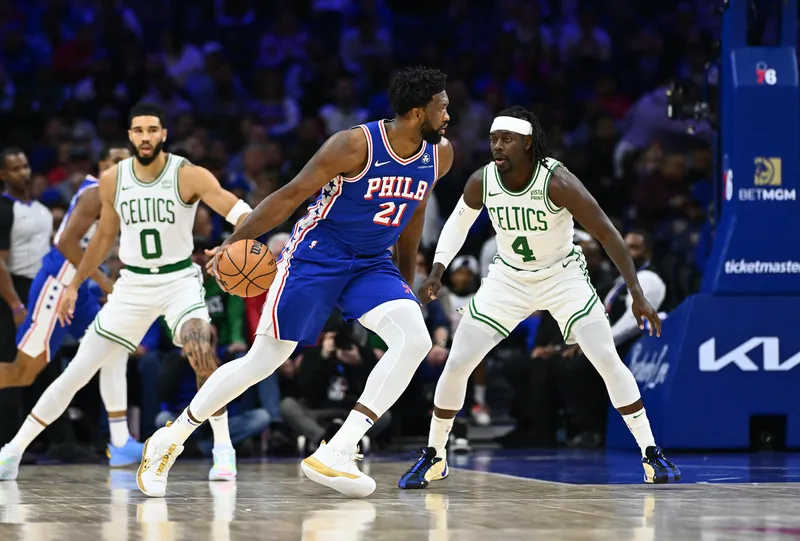 Los 76ers multados con $100K por declaraciones inapropiadas sobre la salud de Joel Embiid