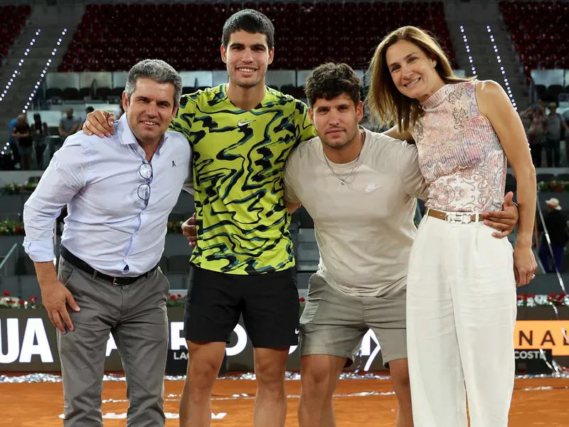 Carlos Alcaraz Destaca el Apoyo Familiar como la Clave para una Recuperación Perfecta Tras los Torneos