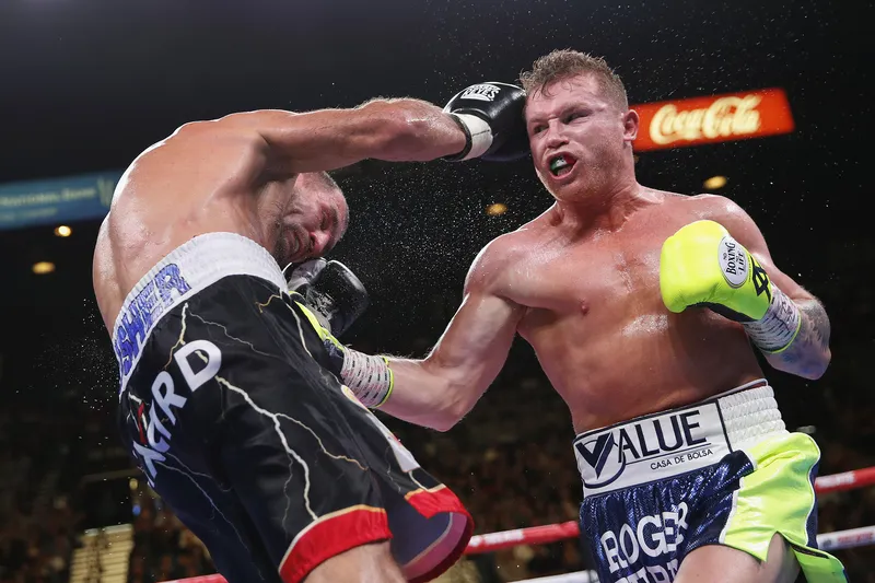 Canelo Álvarez Revela la Verdad sobre la Carrera de Crawford - Noticias de Boxeo 24