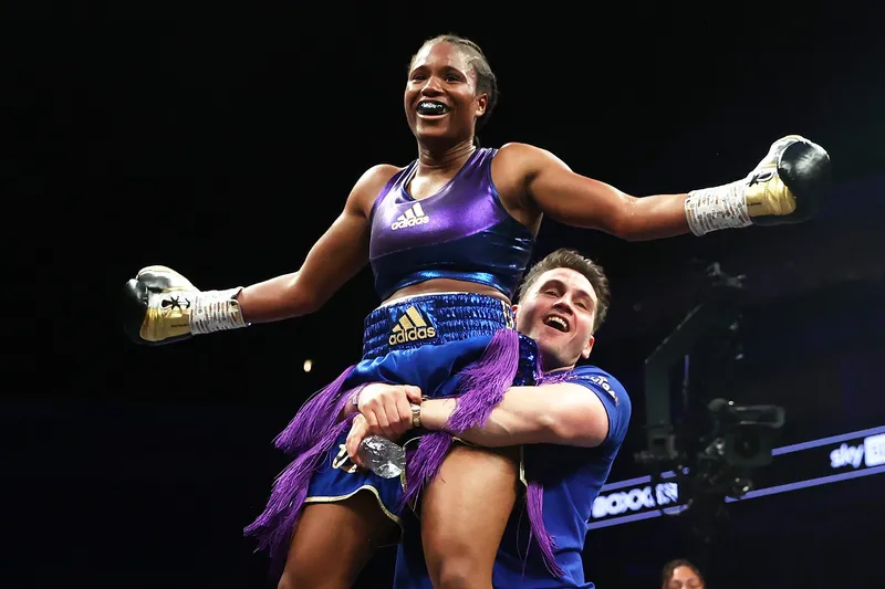 Ben Shalom asegura que Caroline Dubois tiene 'garantías' de que los títulos de peso ligero de Katie Taylor serán vacantes