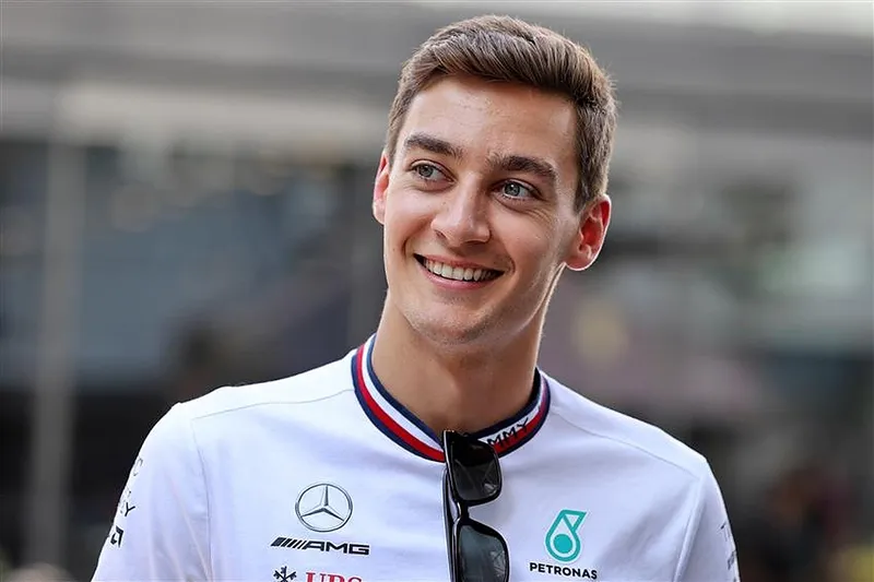 George Russell revela impactante declaración sobre la salida tras el 'descontrol' de Verstappen