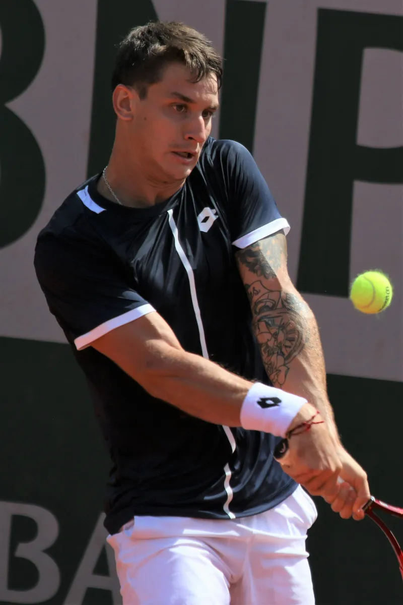 Santiago: Ugo Carabelli supera a Jarry en un emocionante tiebreak del tercer set