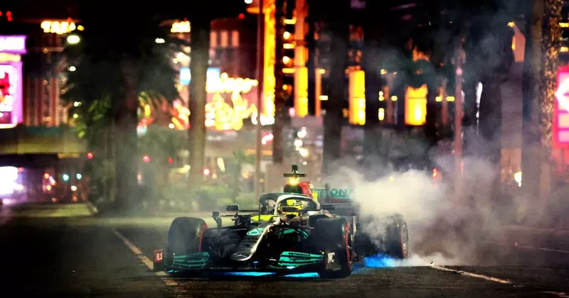 F1 Las Vegas GP: Hamilton lidera en la segunda práctica