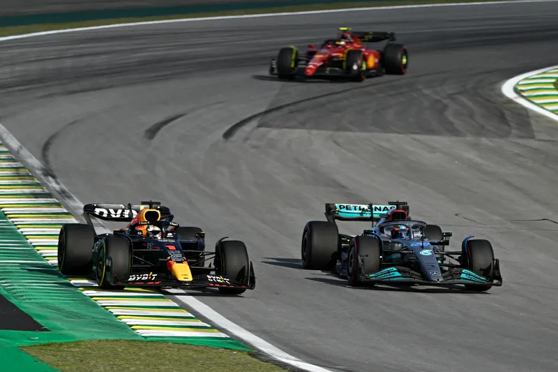 ¡Sorpresa en Interlagos! Verstappen baja al P4 tras infracción de VSC