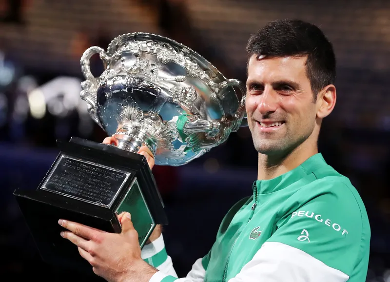 Djokovic se niega a dar entrevista en el Abierto de Australia y exige disculpas por 'insultos' y 'burla a los aficionados serbios'